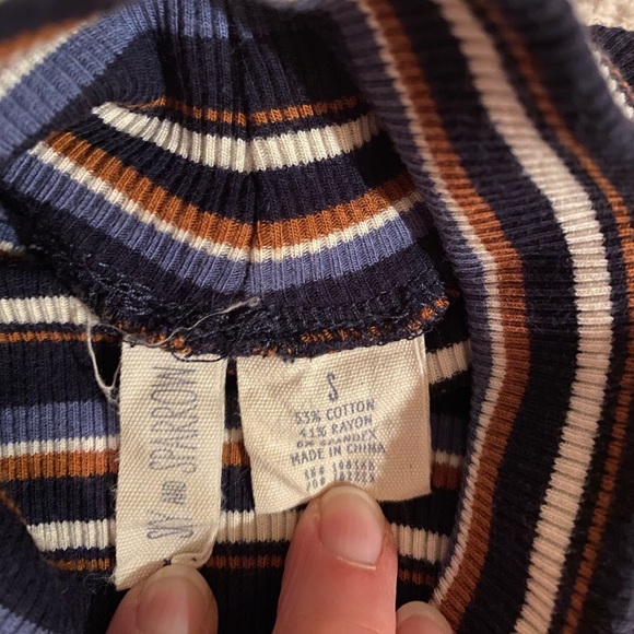 Striped turtleneck sweater. Size small - Picture 2 of 8